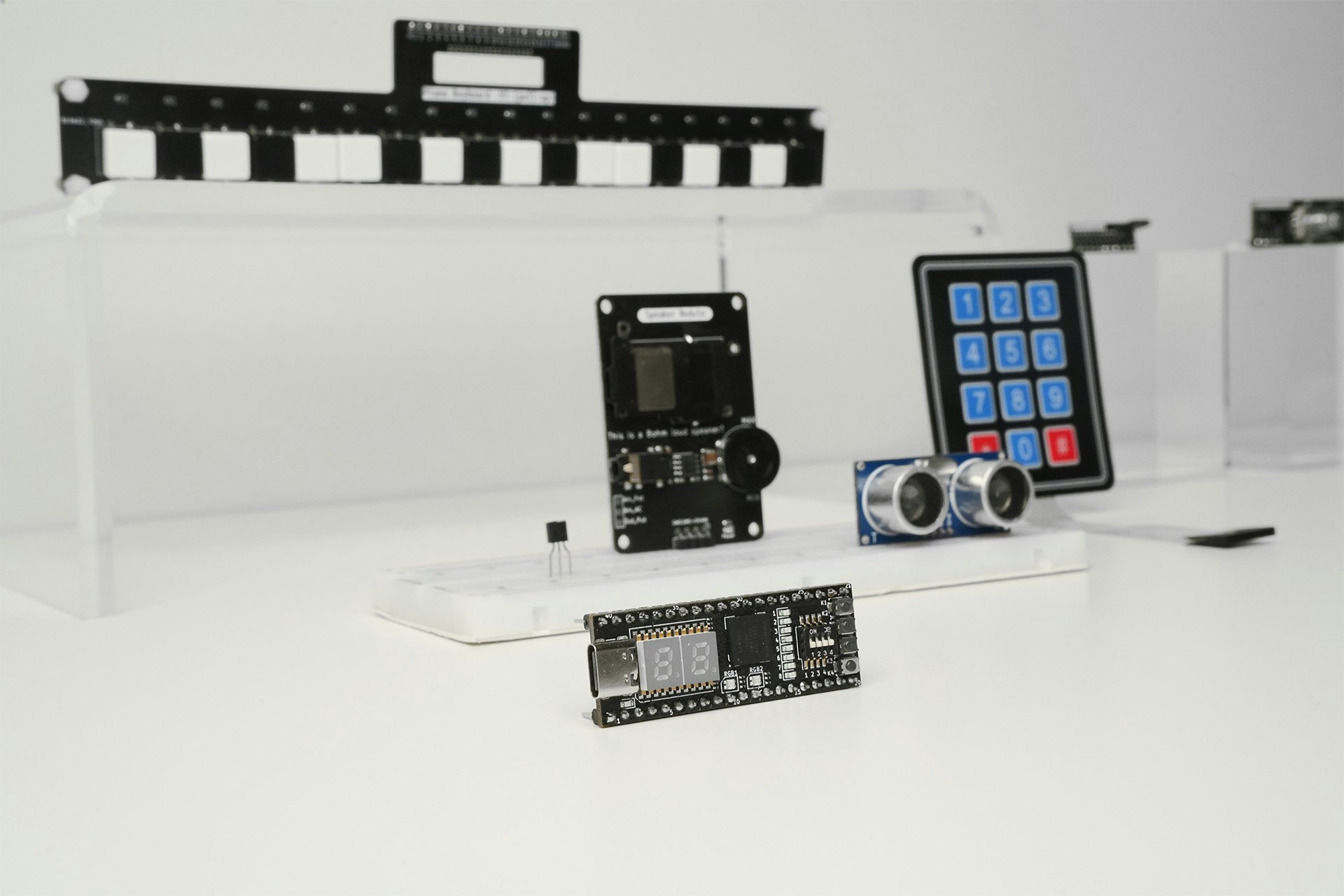 Litar Digital dan Kit Pembelajaran FPGA media 4