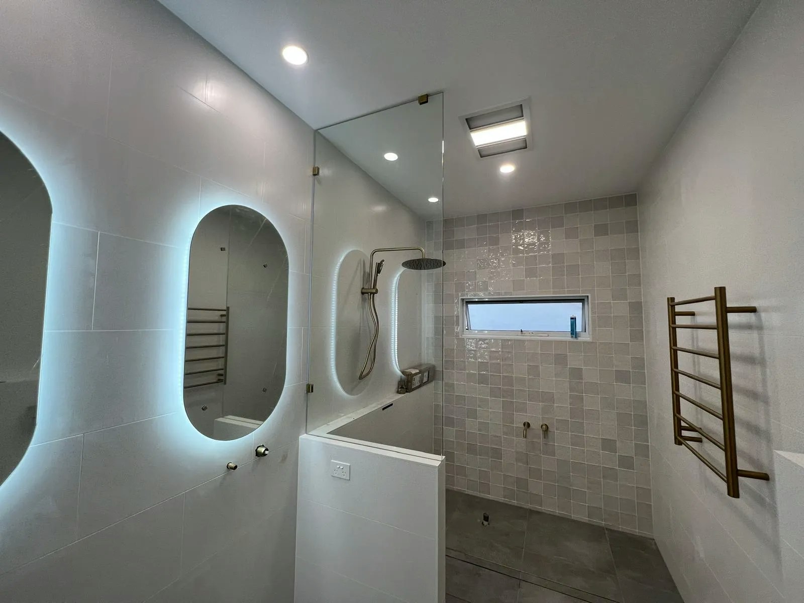 Frameless Glass Nelson Bay - Main product screenshot demonstrating key features and user interface