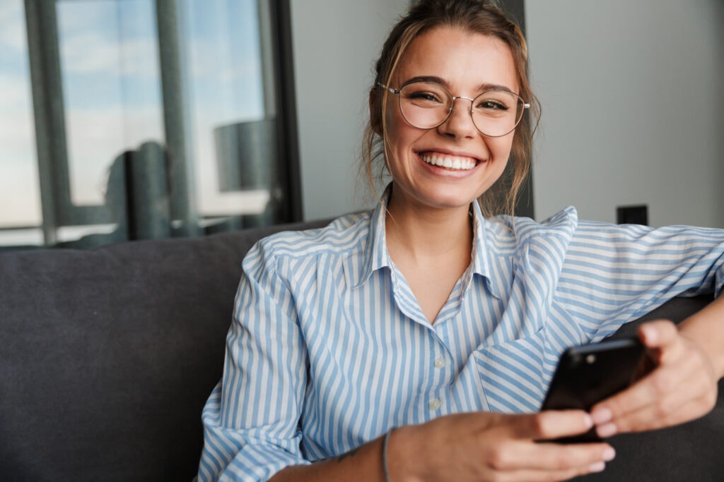 Astrolle.com - 私たちはあなたがAIであなたの会社を整理するのを助けますメディア1