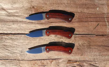 MOMO-THE FOLDING KNIFE WITH A BACK LOCK gallery image