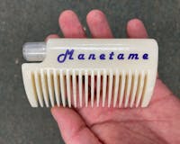Manetame Comb: Curved Comb with Sprayer media 3