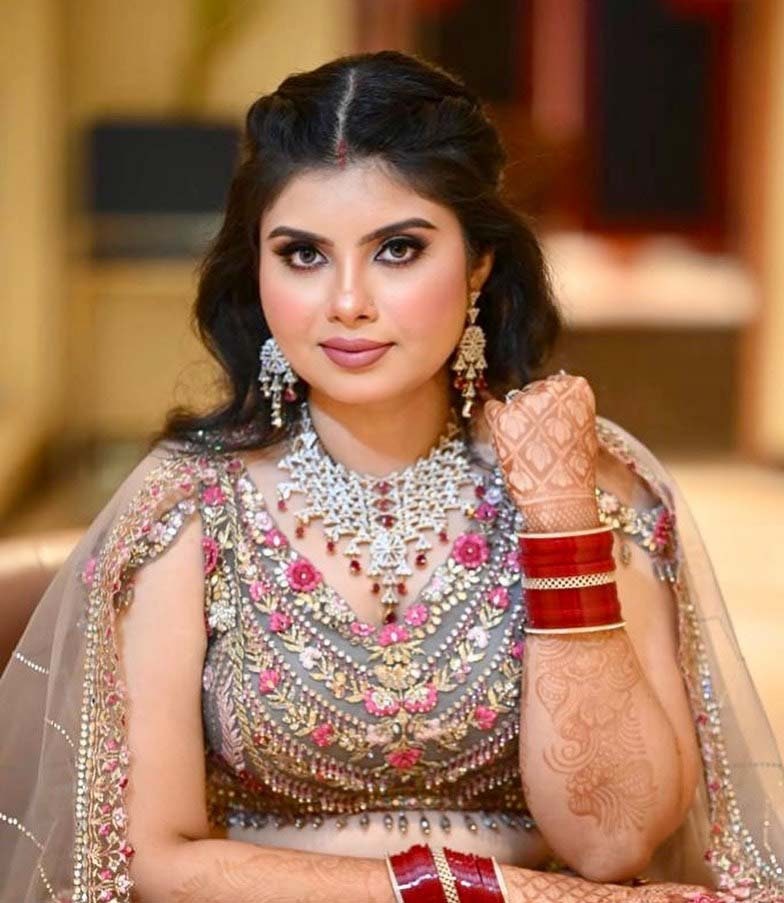 Mejor maquilladora en Lucknow - Mejor maquilladora en lucknow - Bookyourlook por Reema media 3
