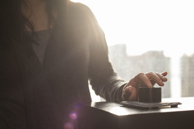 Titan Note gallery image