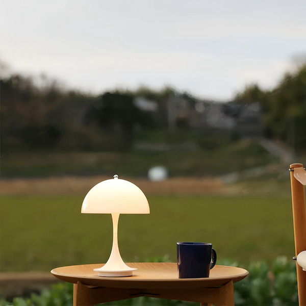 Lampe de table à champignon blanc