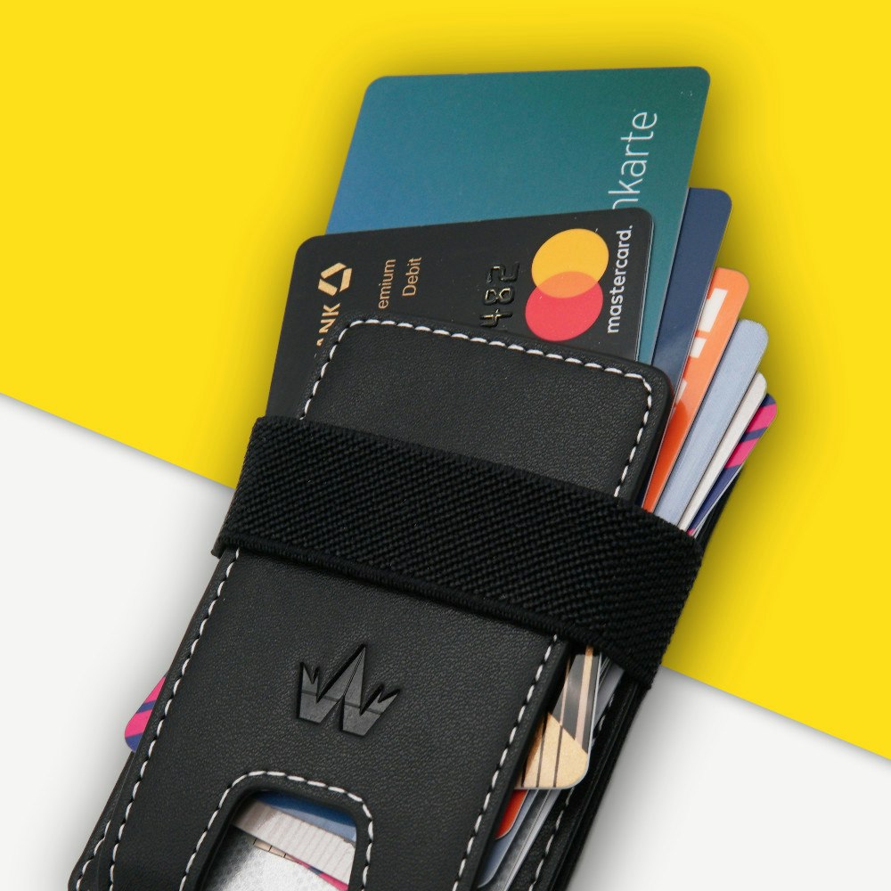 URBAN Mini Wallet gallery image