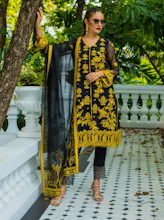 Buying Pakistani Clothes Online? gallery image