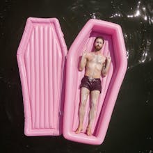 Pom Pom Coffin Float gallery image