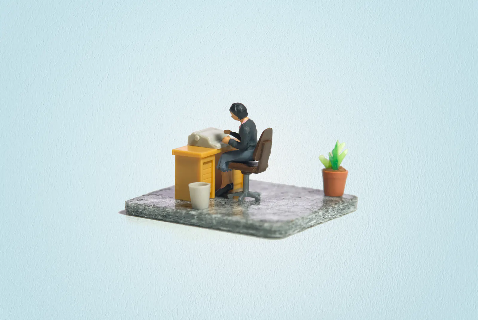 Tiny Little Office screenshot 1