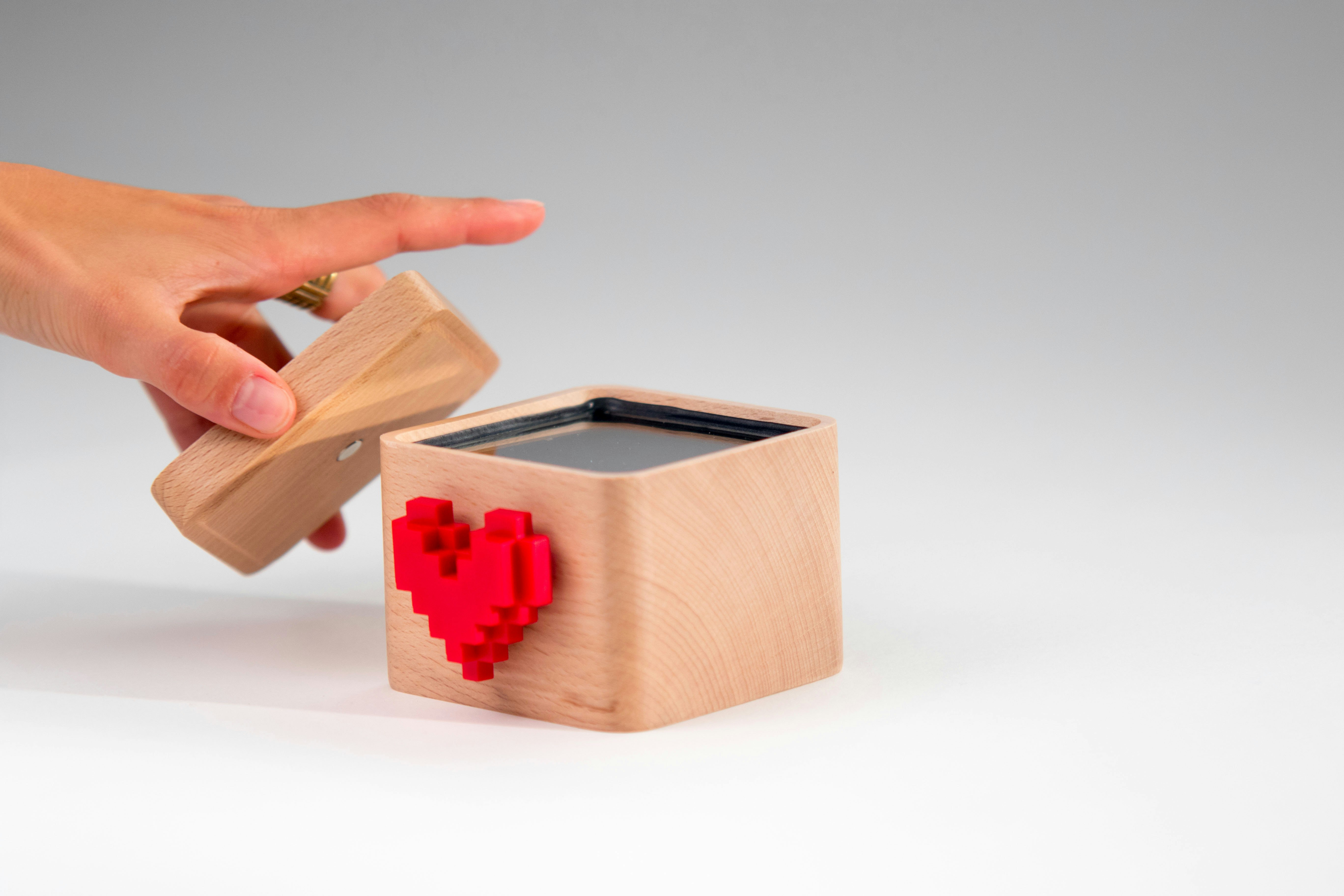 Lovebox  A simple and generous way to send love messages 
