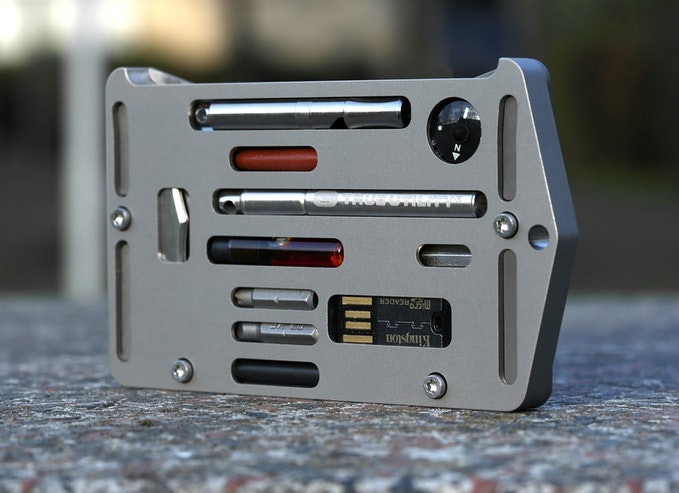Jackfish Survival credit card holder