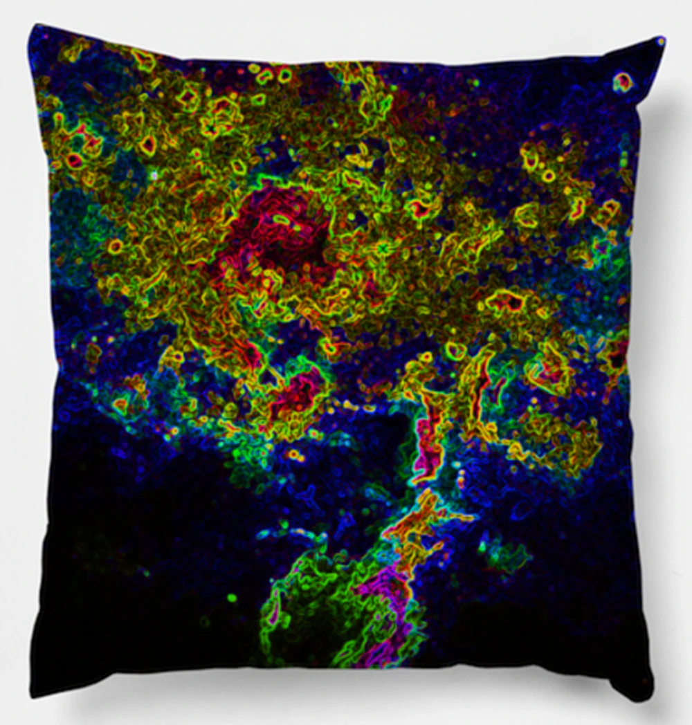 BLACK PANTHER - GLOWING EDGES ON PILLOW