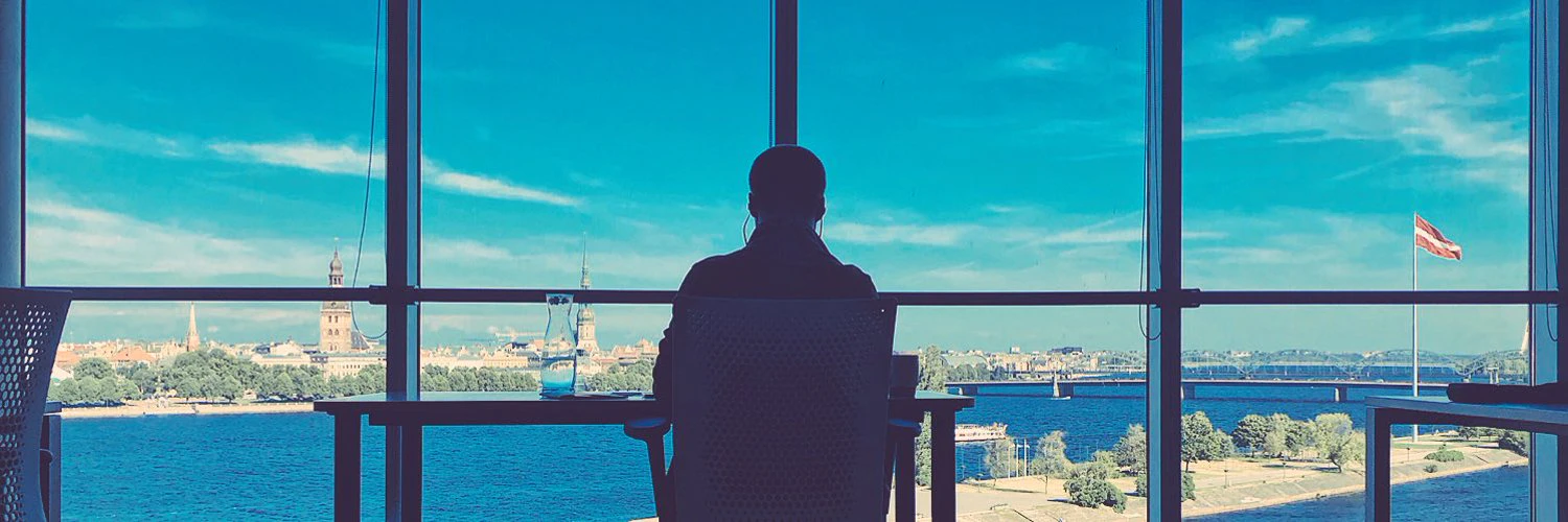 Simon Litvinov cover