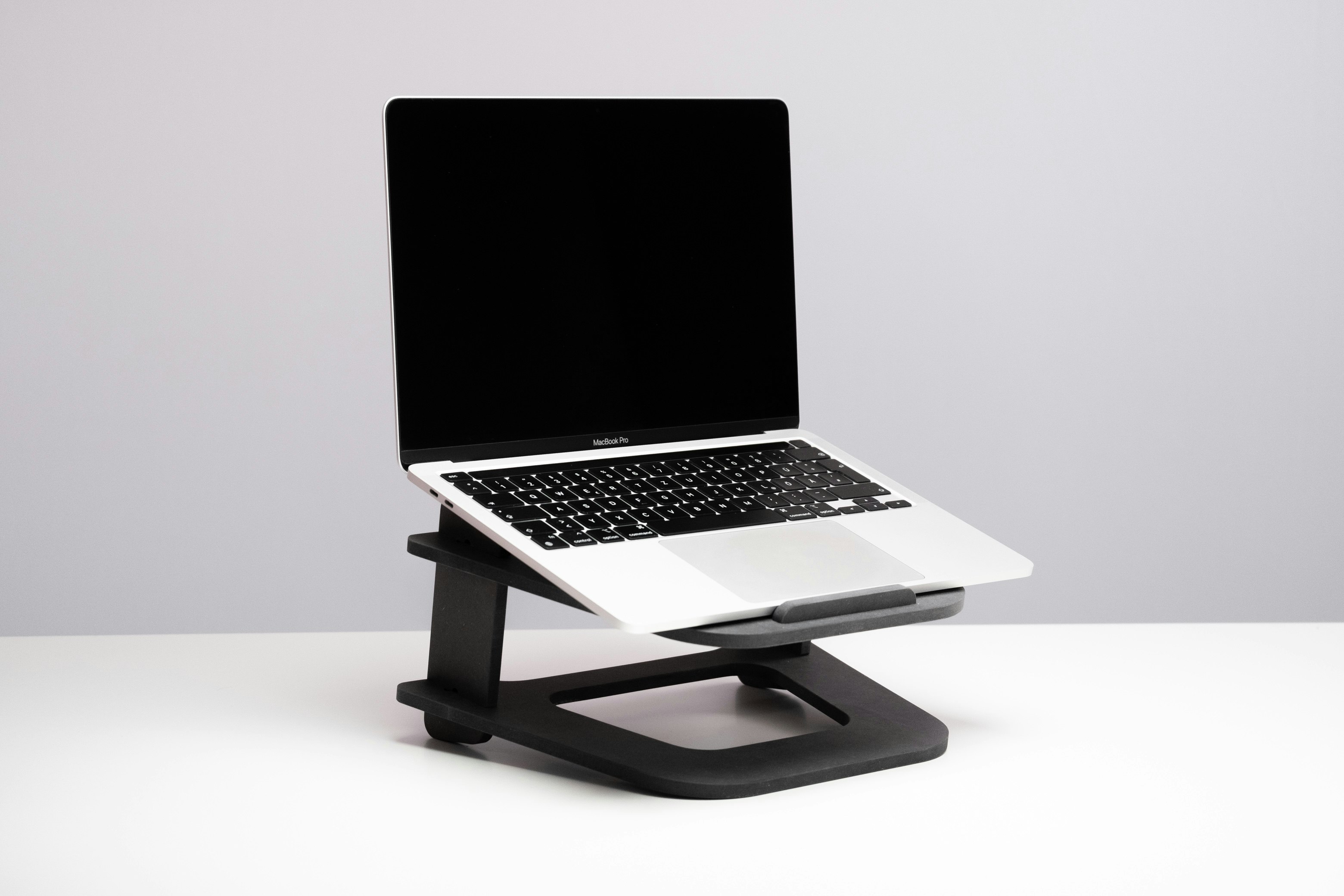 Hydesk Multistand - แท่นวางแล็ปท็อปและที่เก็บในแนวตั้งสำหรับอุปกรณ์ของคุณในที่เดียว media 2