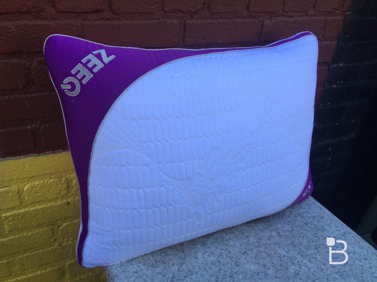 ZEEQ Smart Pillow media 1