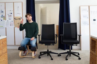 VILNO | ERGONOMIC OFFICE KNEELING CHAIR gallery image