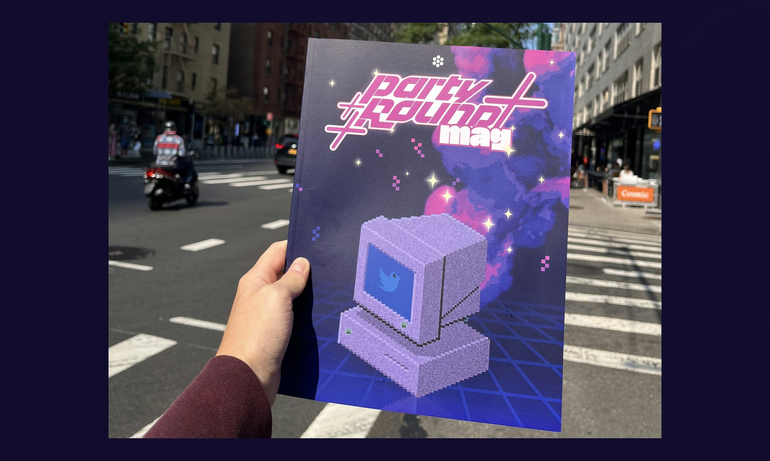 Party Round Mag gallery image