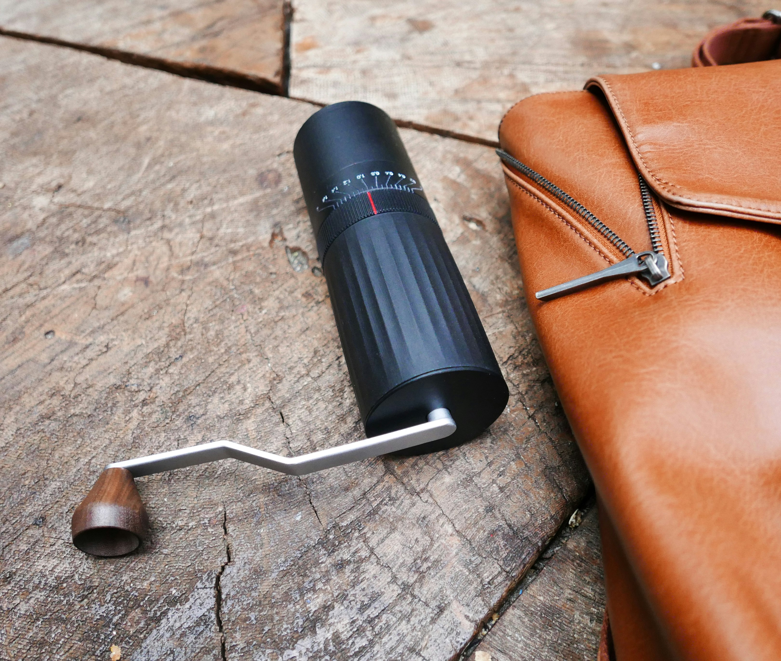 Hiku - the Premium Coffee Grinder gallery image