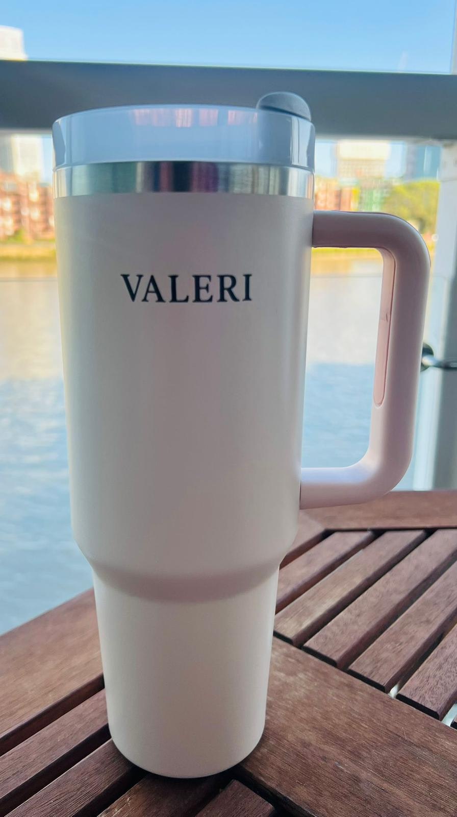 VALERI SMART TECH LID TUMBLER - Screenshot 4 showing product features and functionality