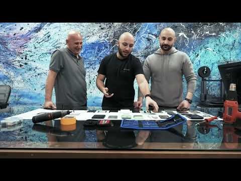 The Minimal Phone: E-Ink QWERTY Phone gallery image