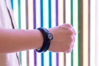 STAY SAFE BRACELET gallery image