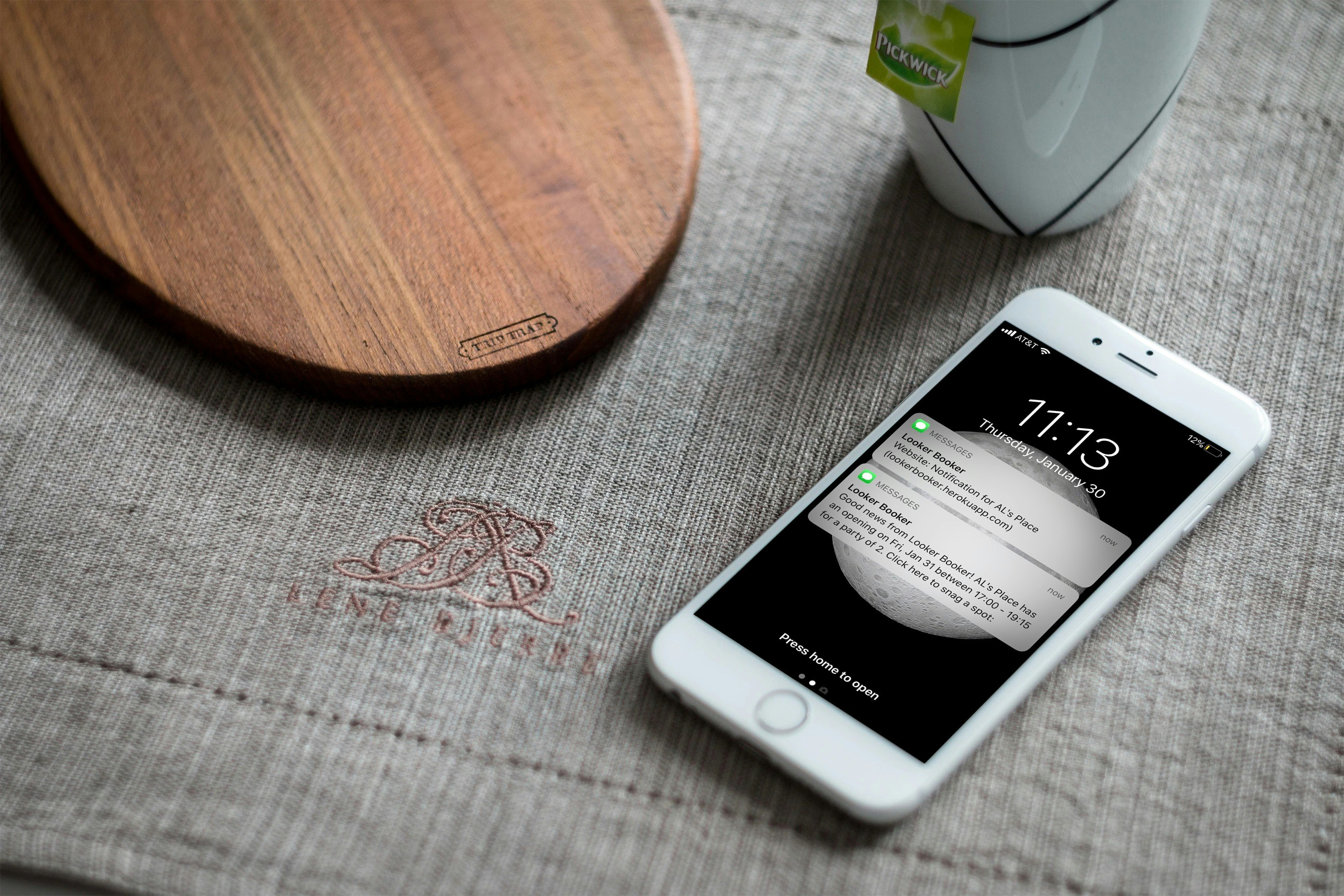 Looker Booker gallery image