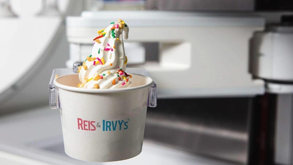 Reis & Irvys gallery image