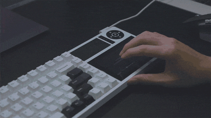 Mídia 6 de Qeeke CR840 - Primeiro teclado mecânico do mundo com deck de fluxo