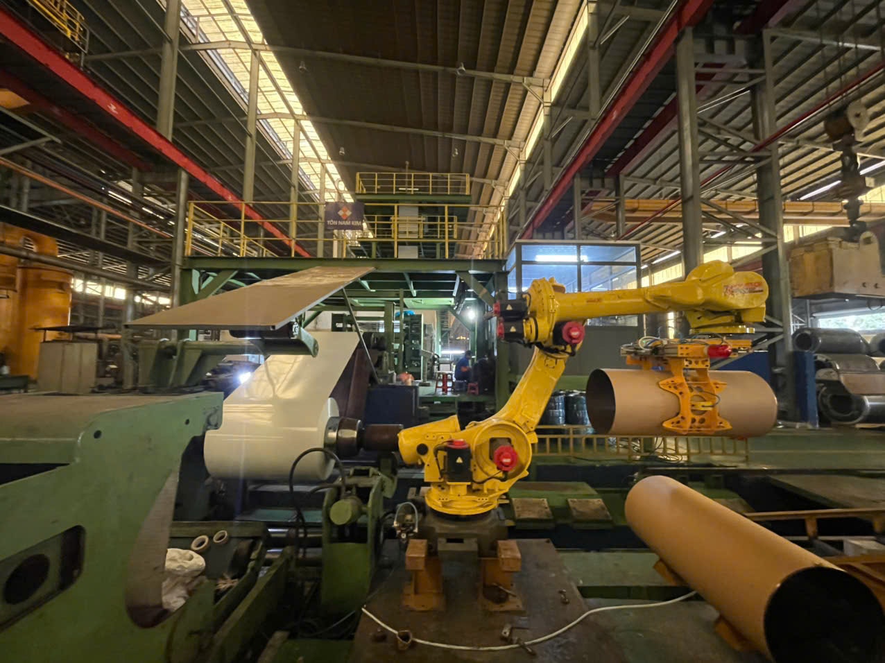 Steel Pipe Handling Robot gallery image