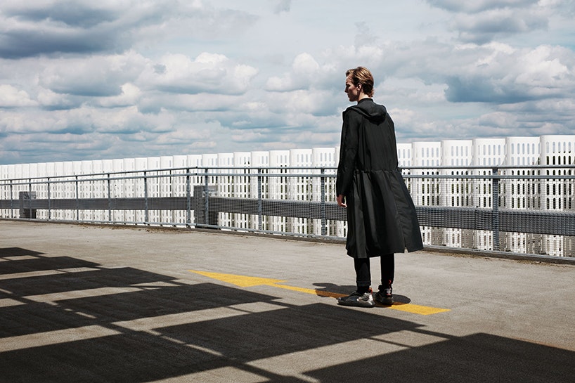 Cyclist Raincoat - your new urban lifestyle essential. gallery image