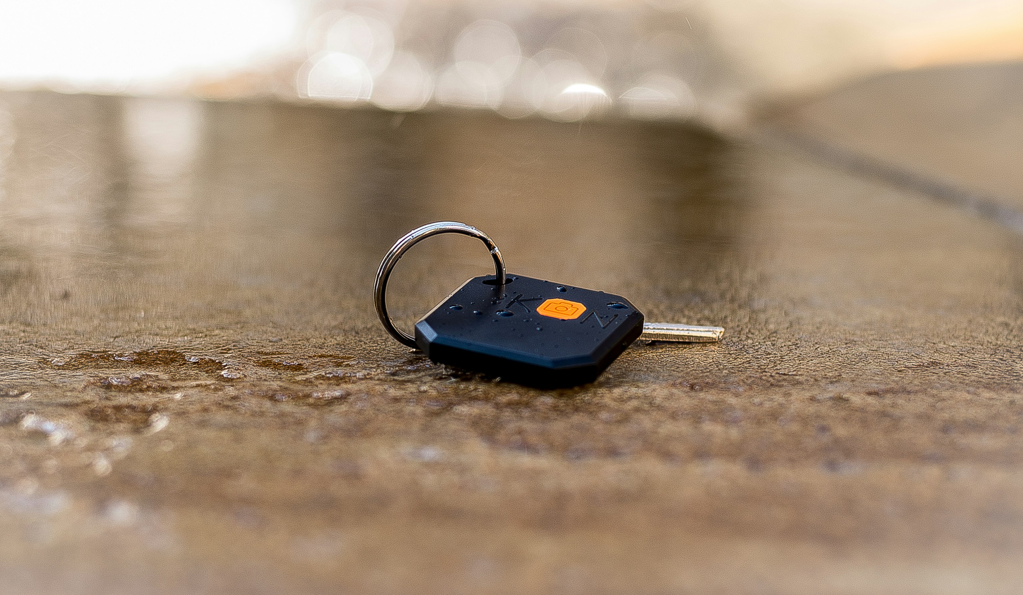 IKON TRACKER gallery image