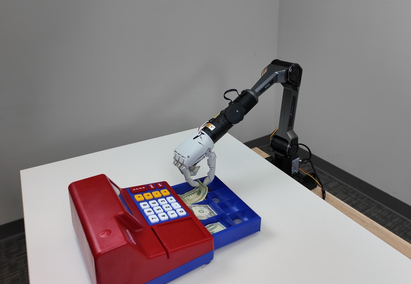 Aero Hand Open gallery image