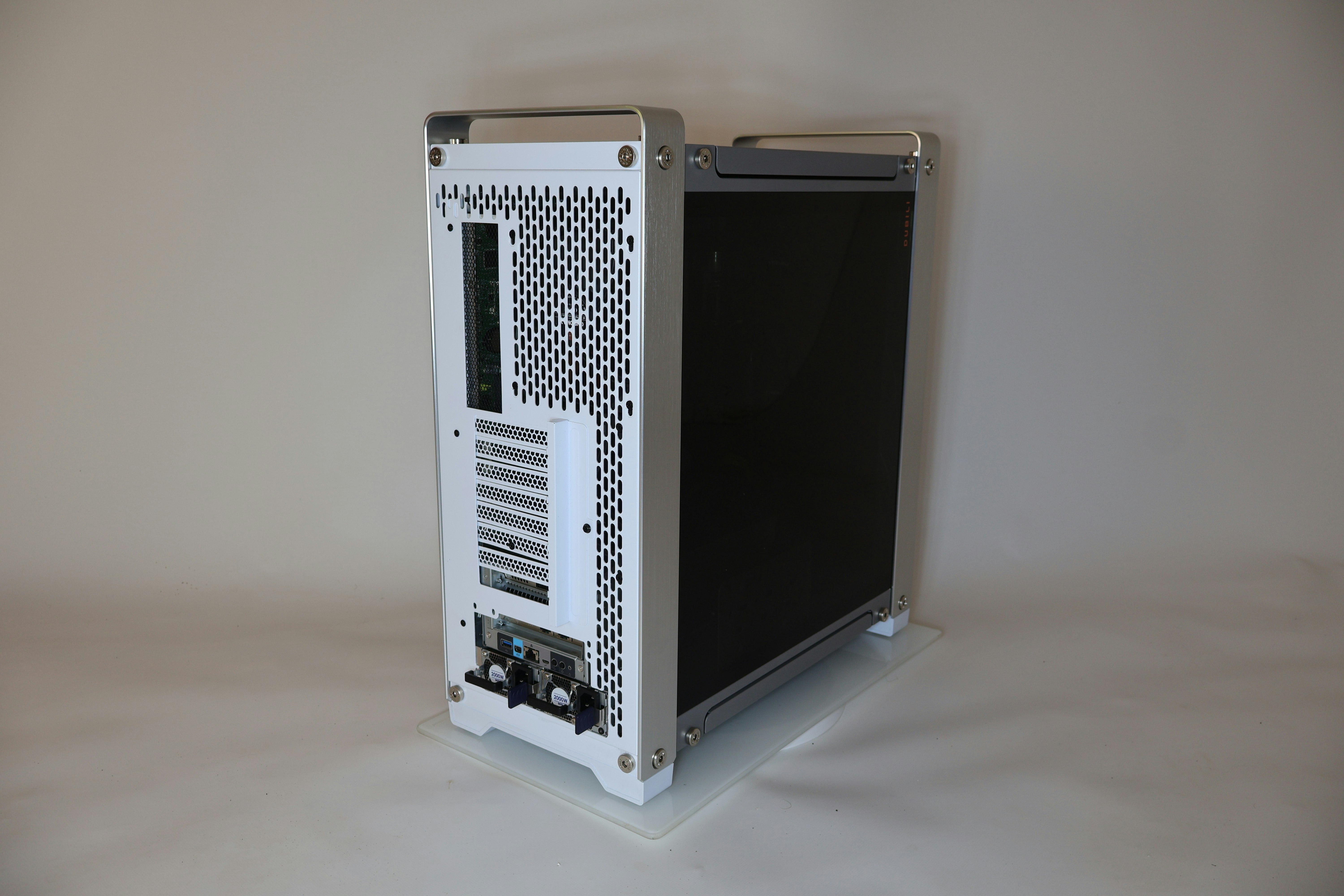 High-end desktop supercomputers for AI gallery image