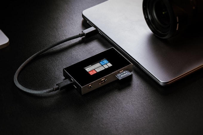 Mídia 2 de DockCase Studio: Smart USB-C Hub 8-em-1