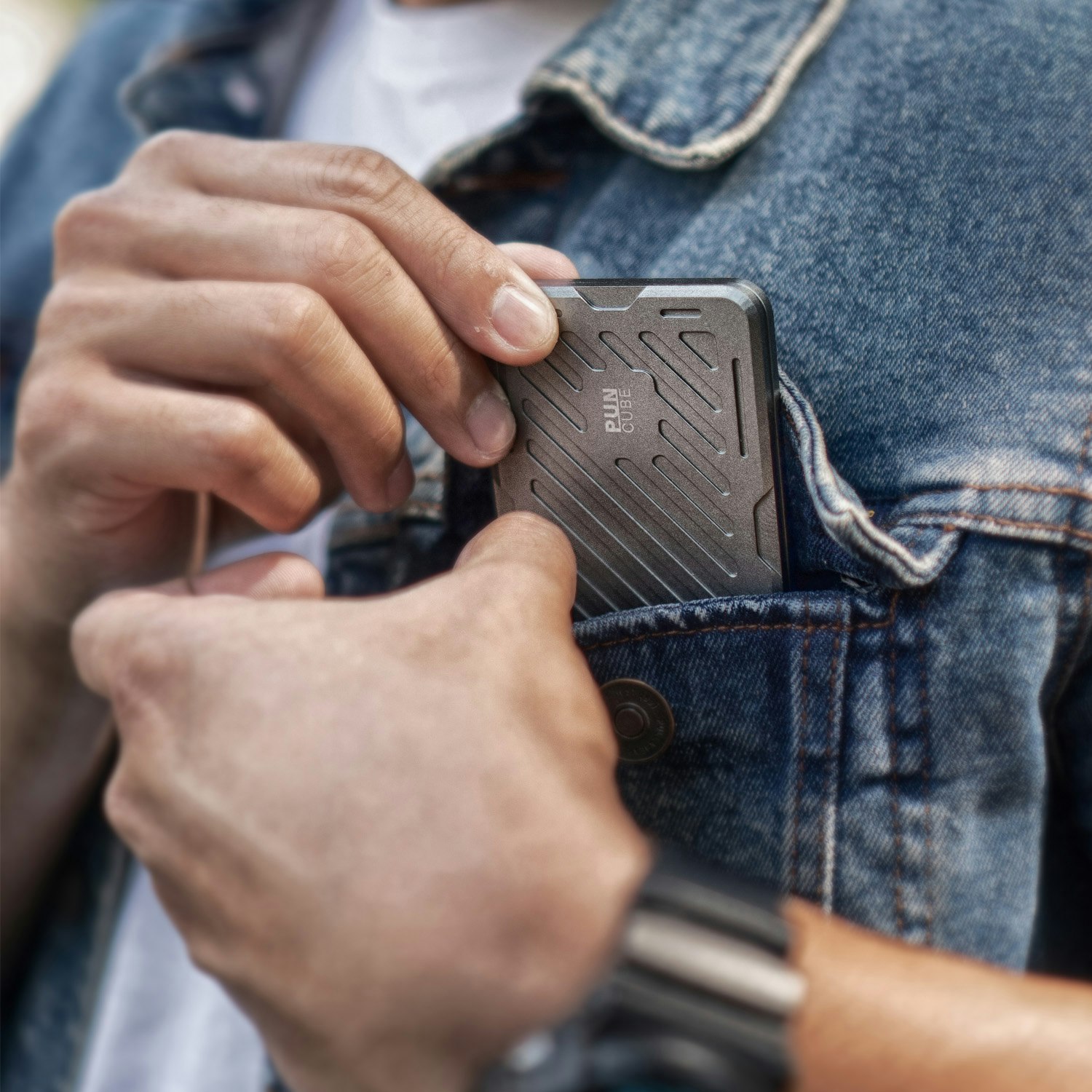 Mech Wallet Push 2 tiết lộ fidget cho vui media 3