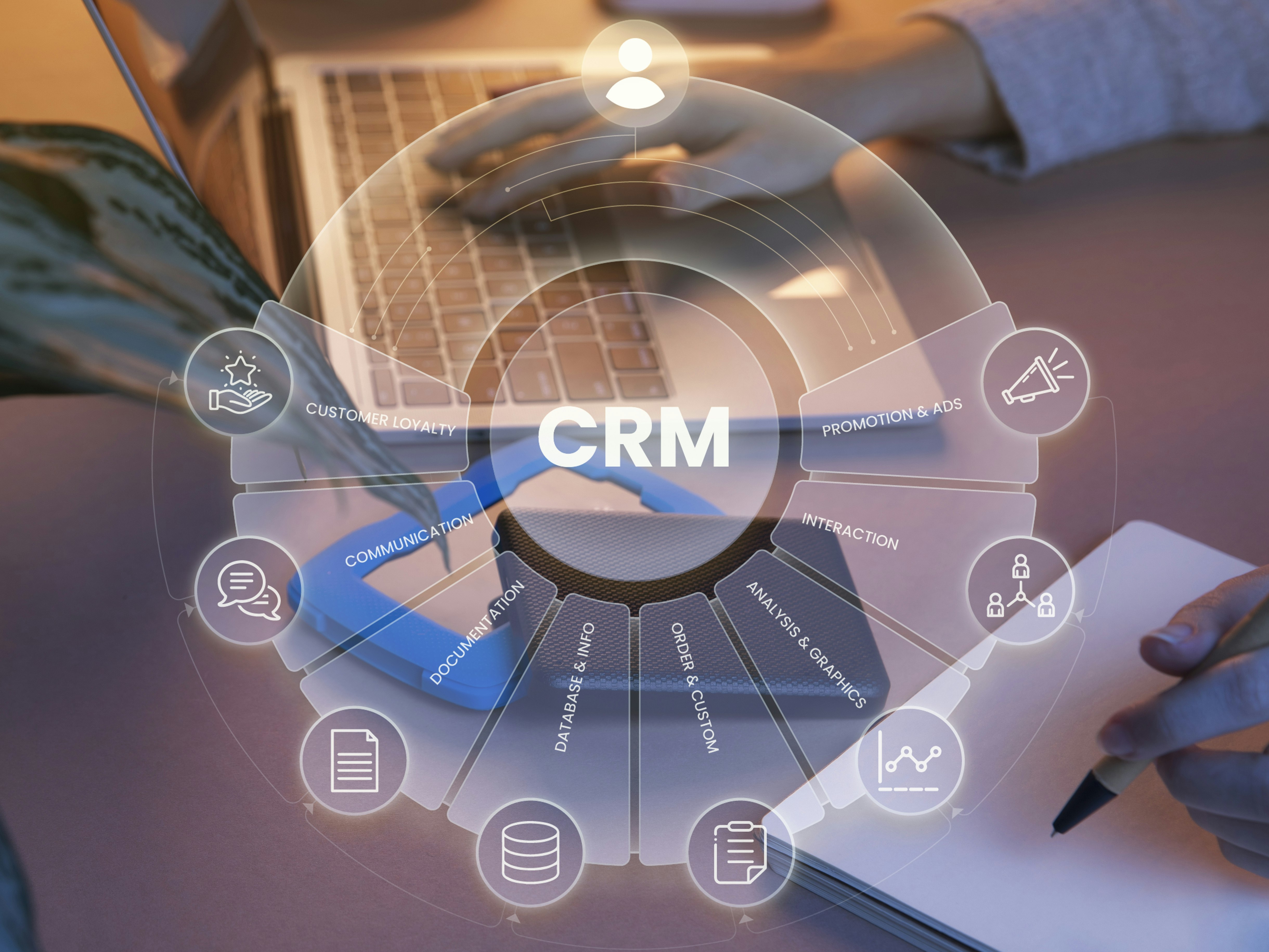 خدمات تطوير برامج CRM