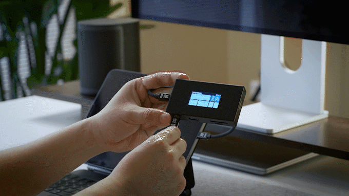 Mídia 7 de DockCase Studio: Smart USB-C Hub 8-em-1