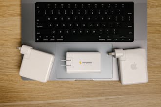 Zeus 270W GaN USB-C Charger gallery image