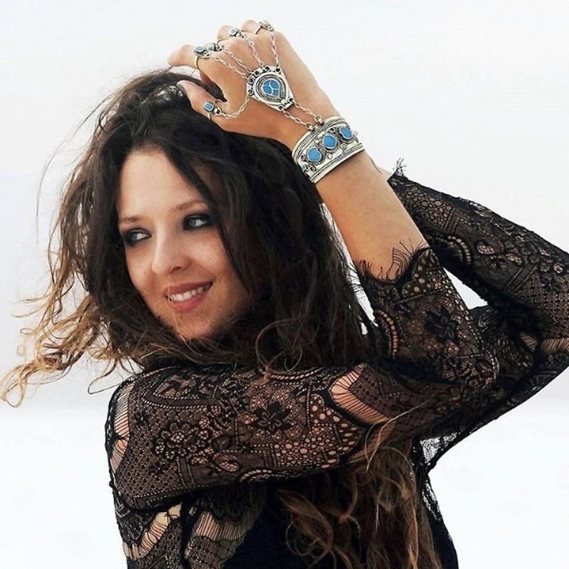 سوار السلسلة القبلية المصنوعة يدويا