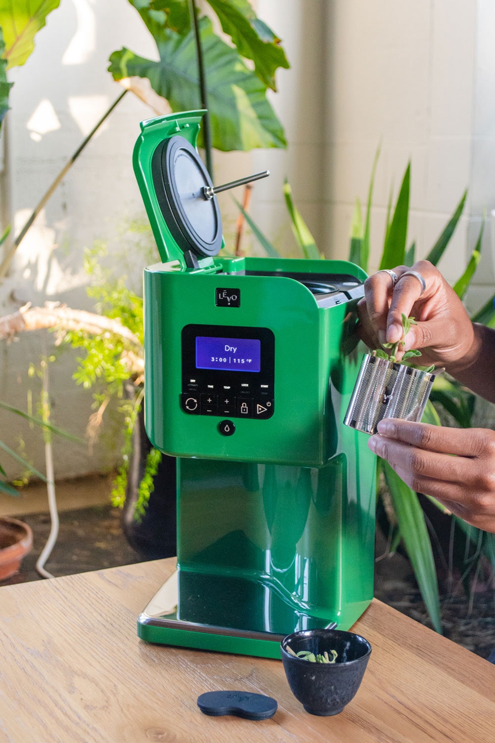 LEVO II Herbal Oil Infuser The world's first automated oil infuser