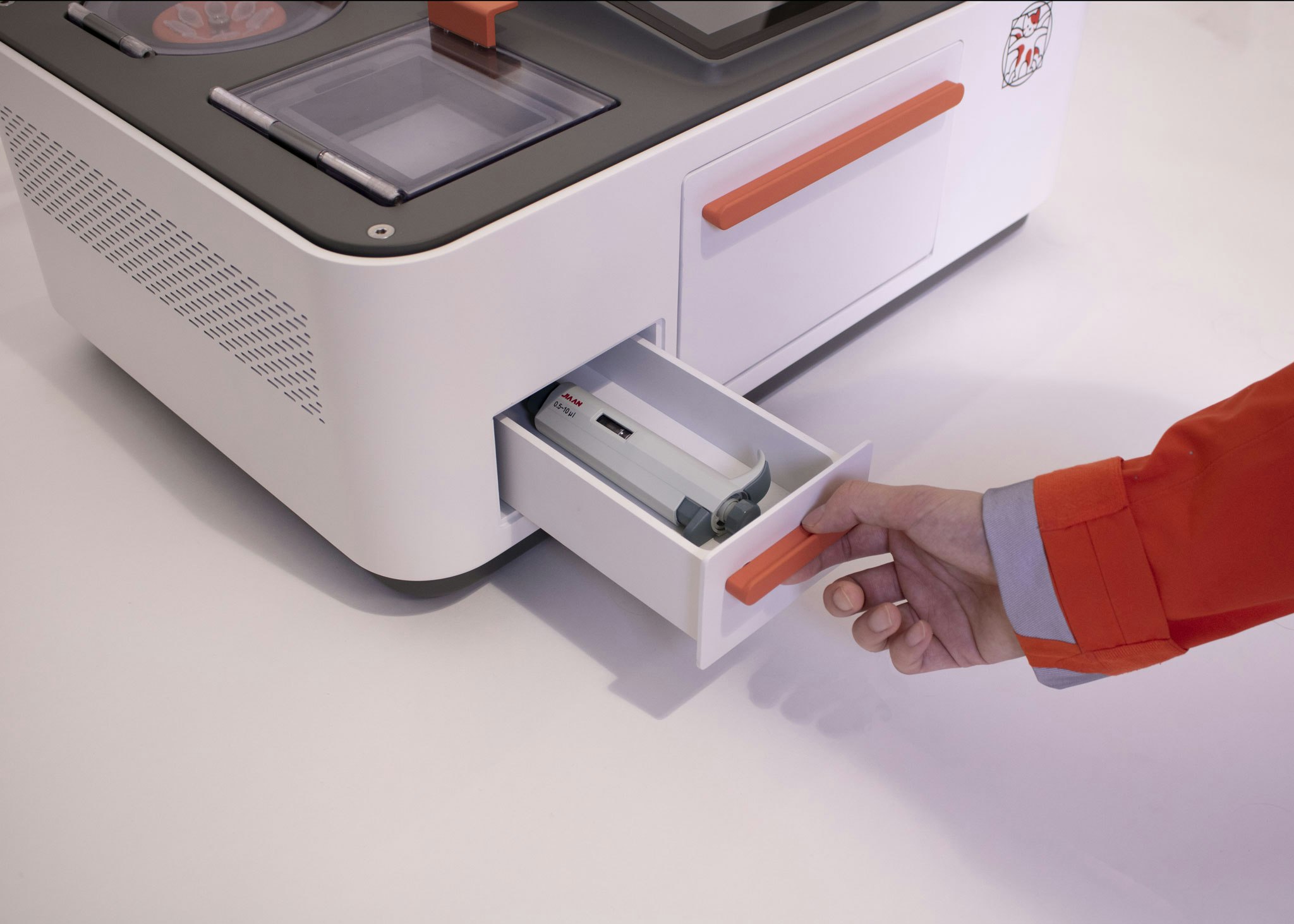 Feles One gallery image