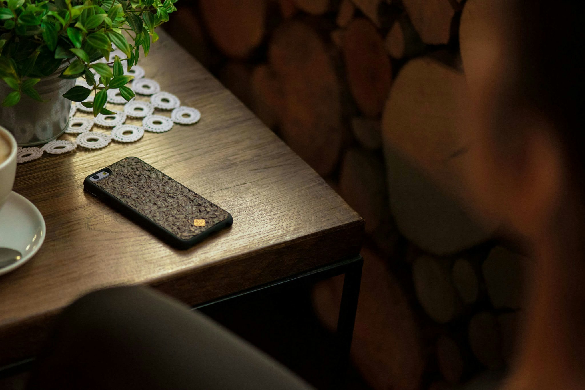 iPhone & Samsung Phone Case Made Out of Real Arabica Coffee Beans (With Natural Coffee Scent) gallery image