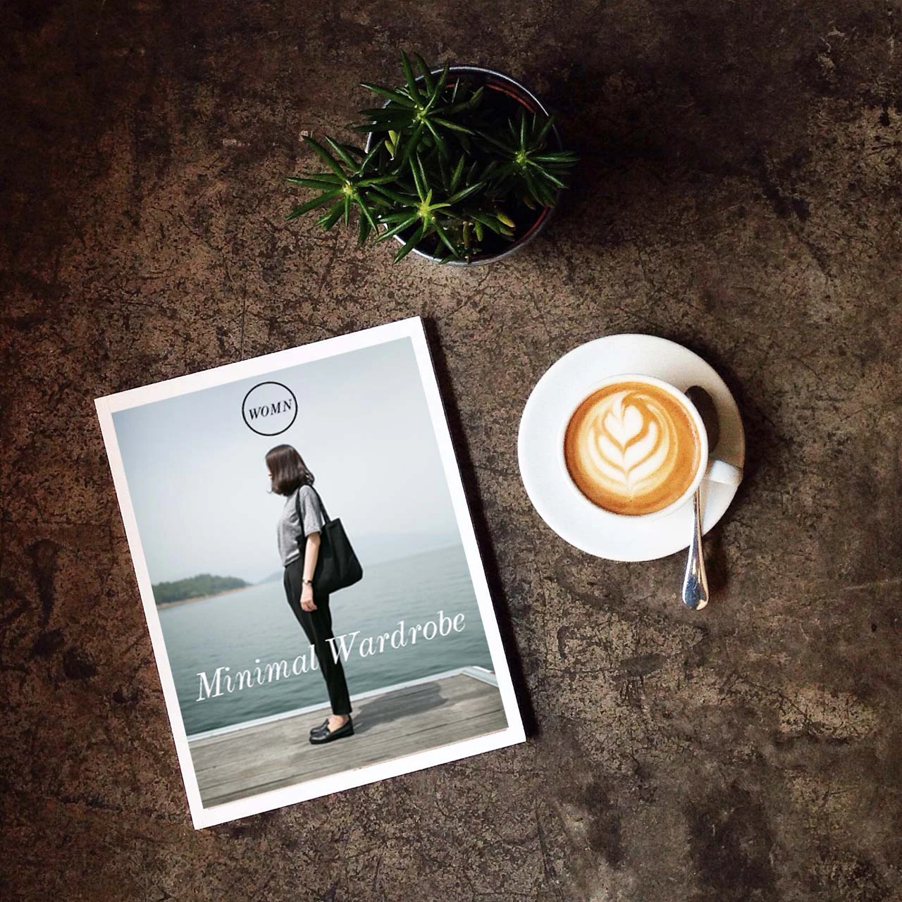 Free eBook | Create A Beautiful Minimal Wardrobe For Women
